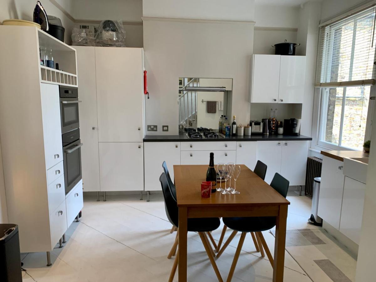 Lovely Newly Refurbished Apartment In Battersea London Exteriör bild